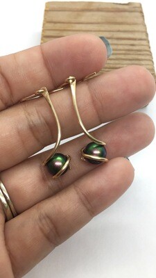 Captured Pearl Earrings 