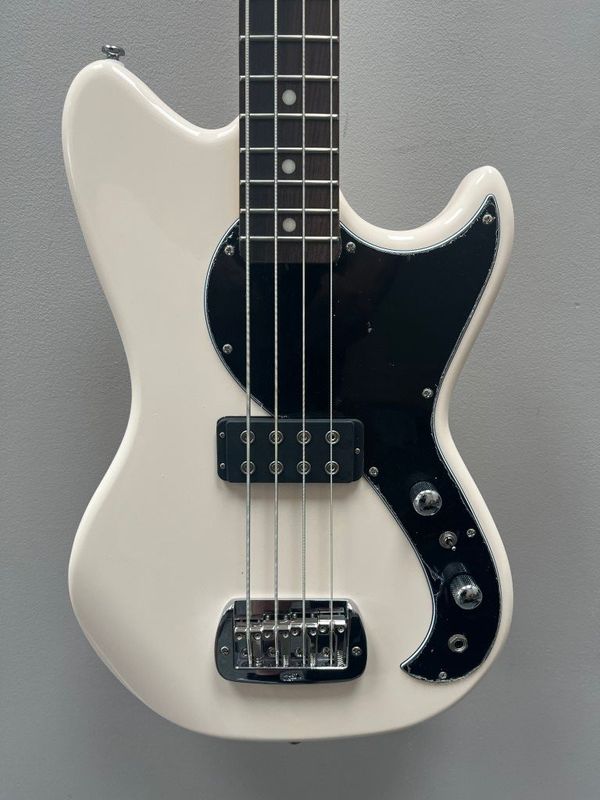 G&L Tribute Fallout Bass 2024 - Olympic White