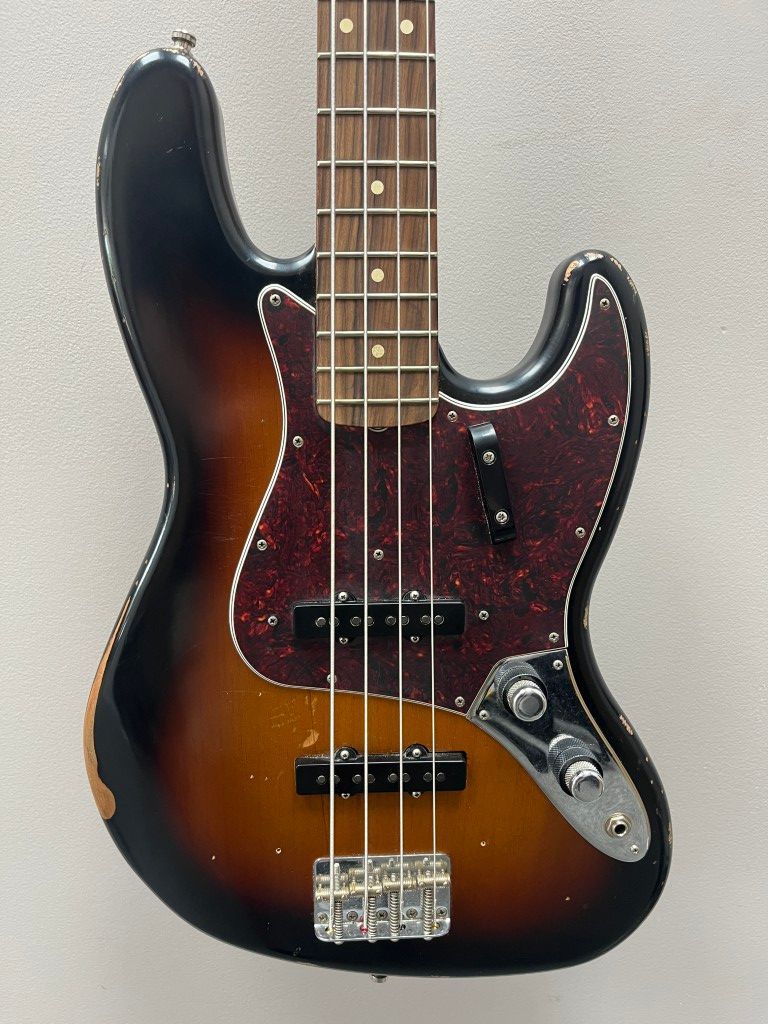 Fender 60th Anniversary Roadworn Jazz Bass 2020 - 3-Tone Sunburst