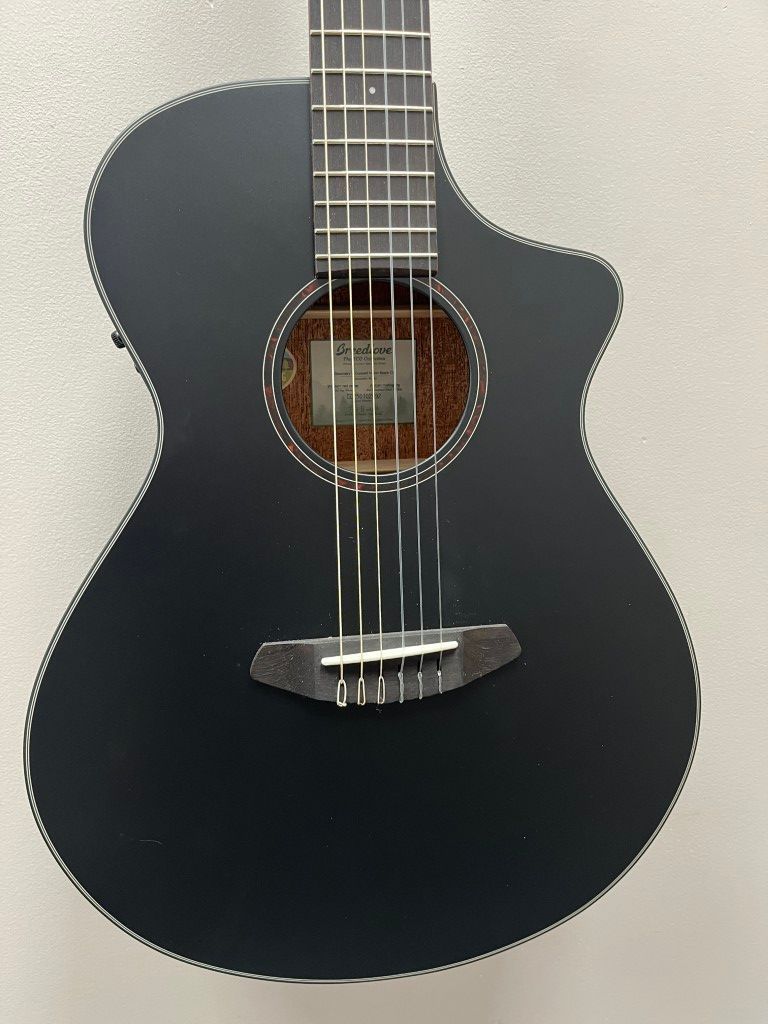 Breedlove Discovery S Concert Nylon String CE 2025 - Satin Black Breedlove Discovery S Concert Nylon String CE 2025 - Satin Black