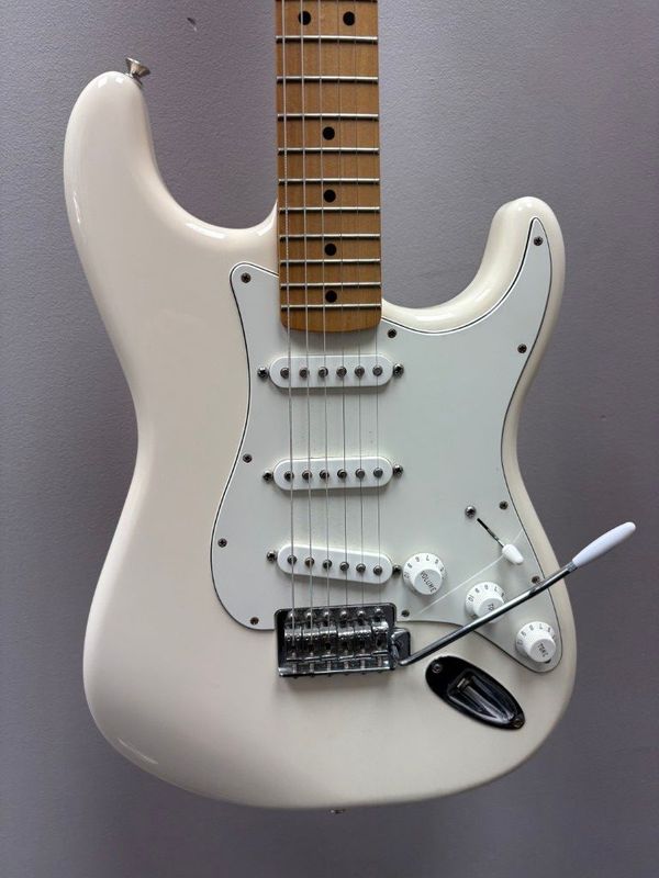 Fender Standard Stratocaster 2012 - Arctic White