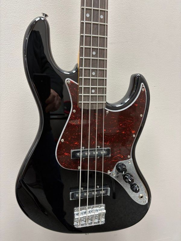 Tagima TW73 4-String J-Style Electric Bass 2025 - Black