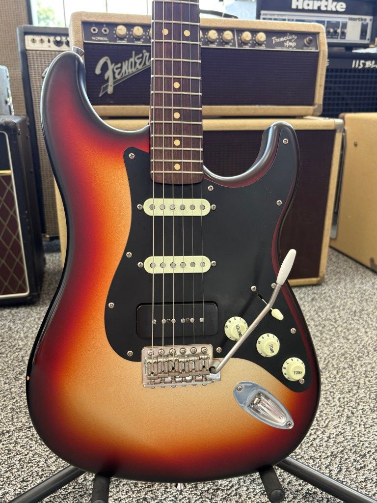LsL Instruments Saticoy One B P90/SS 2022 - 3-Tone Burst Metallic Satin