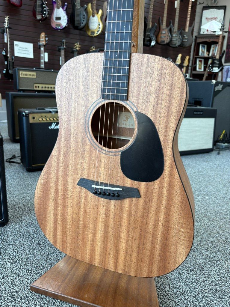 Furch Blue D-MM Dreadnought 2024 - Natural Mahogany Furch Blue D-MM Dreadnought 2024 - Natural Mahogany