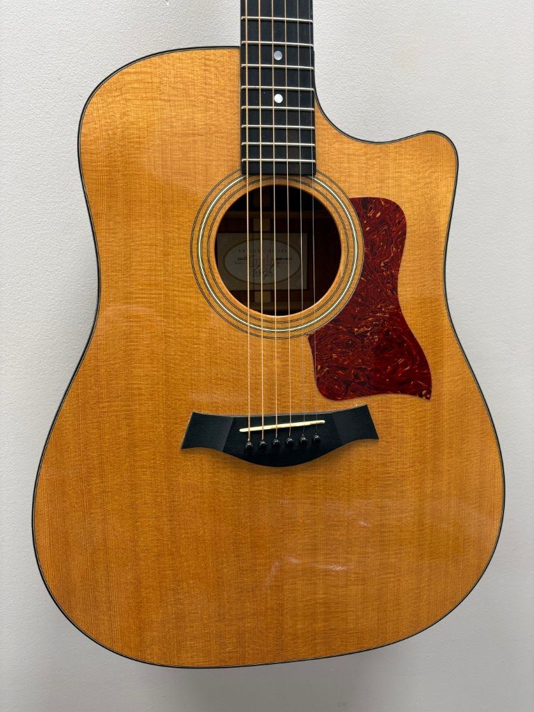 Taylor 310ce Dreadnought 2005 - Natural Taylor 310ce Dreadnought 2005 - Natural