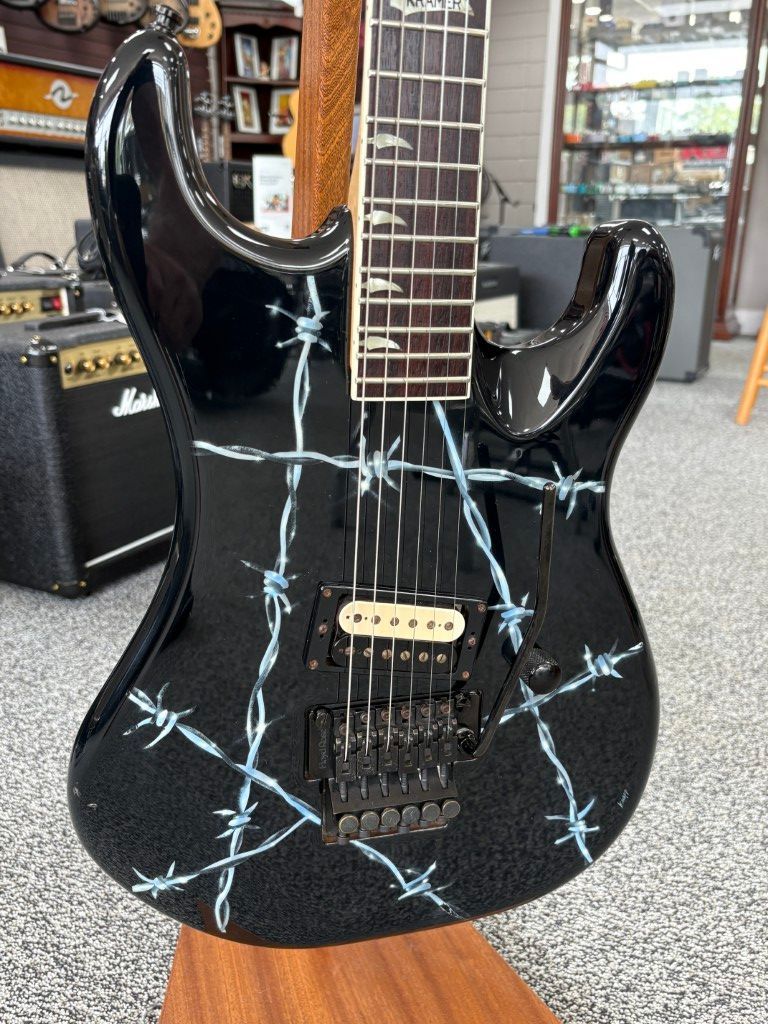 Kramer Baretta I 1987 - Cliff Knapp 1/1 Barbed-Wire Graphic Kramer Baretta I 1987 - Cliff Knapp 1/1 Barbed-Wire Graphic