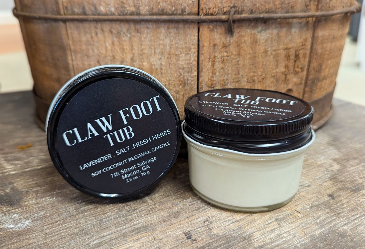 Claw Foot Tub Candle - Lavender and Herbs 2.5oz