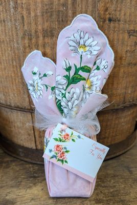 Sentiment Hankie Soaps - Pink Daisy with Rose Water and Jasmine