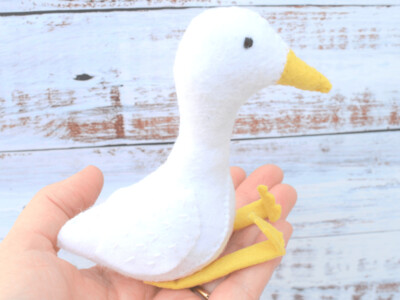 Gladys Duck pattern (digital)