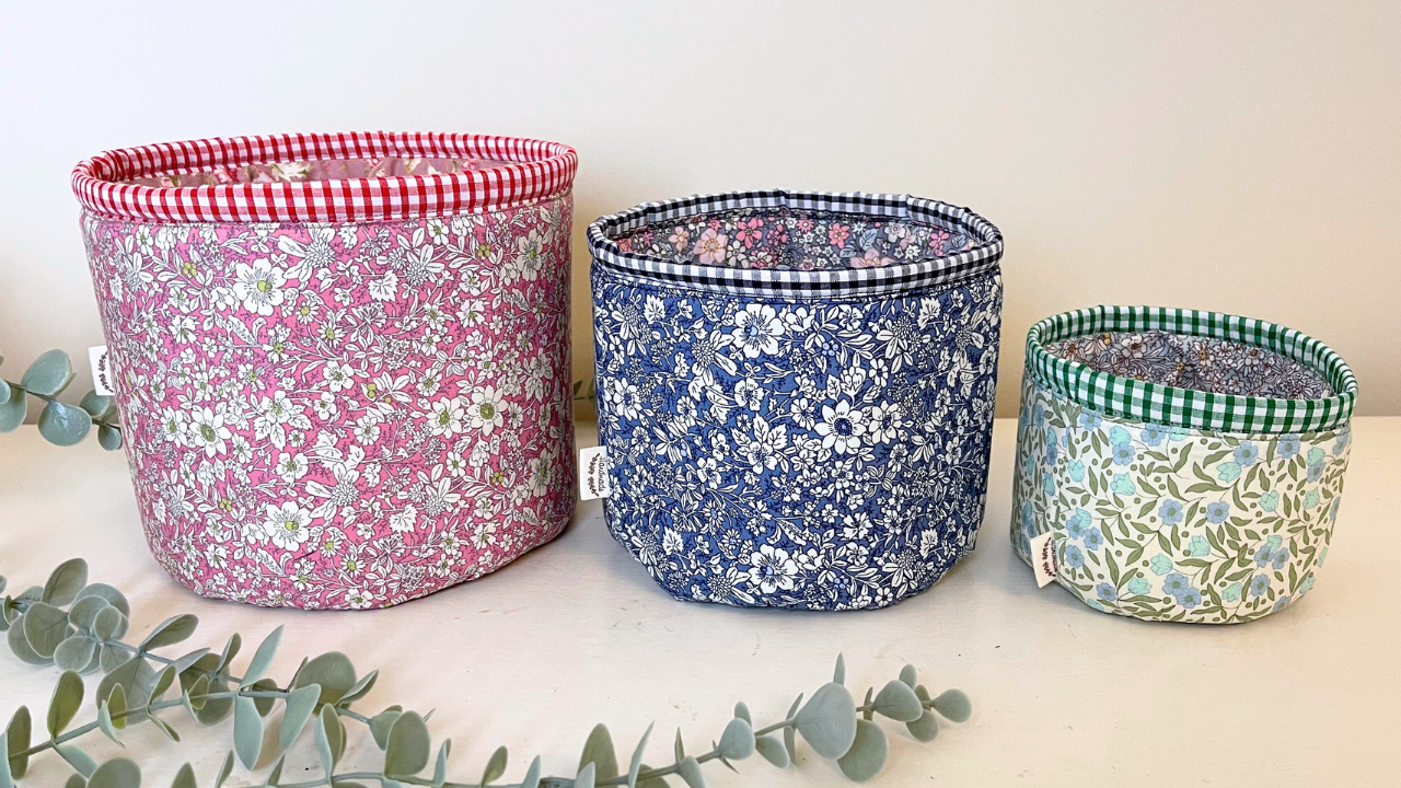 Set of 3 stackable fabric baskets. Pattern