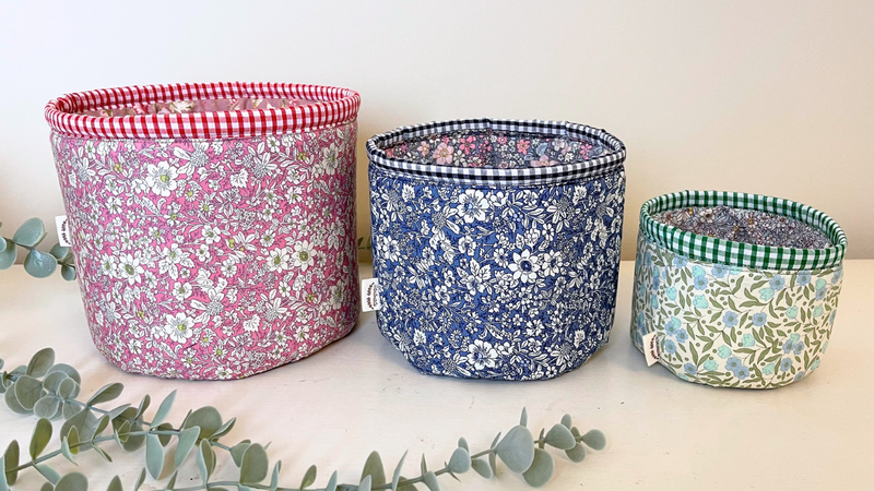 Set of 3 stackable fabric baskets. Pattern