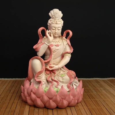 Kuan-Yin sitting on lotus - 25cm