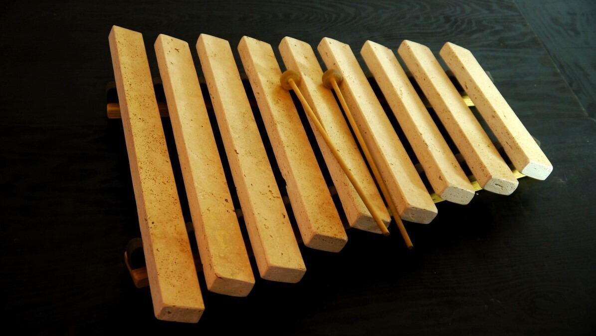 Lithophone Travertine, 9 notes, Balinese tuning