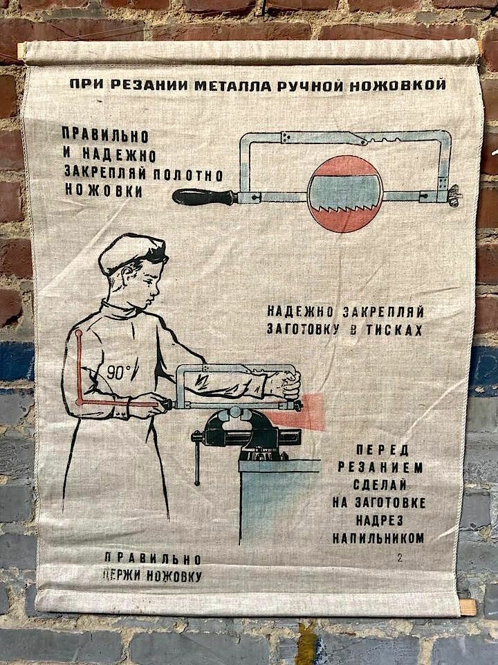 Russische veiligheidsinstructies op linnen