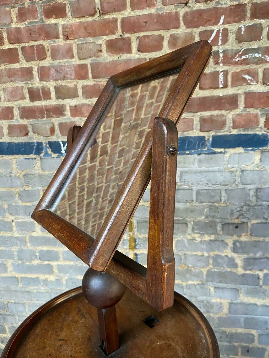 Antique Mahogany Mirror Stand (Shaving Mirror) with one drawer.
