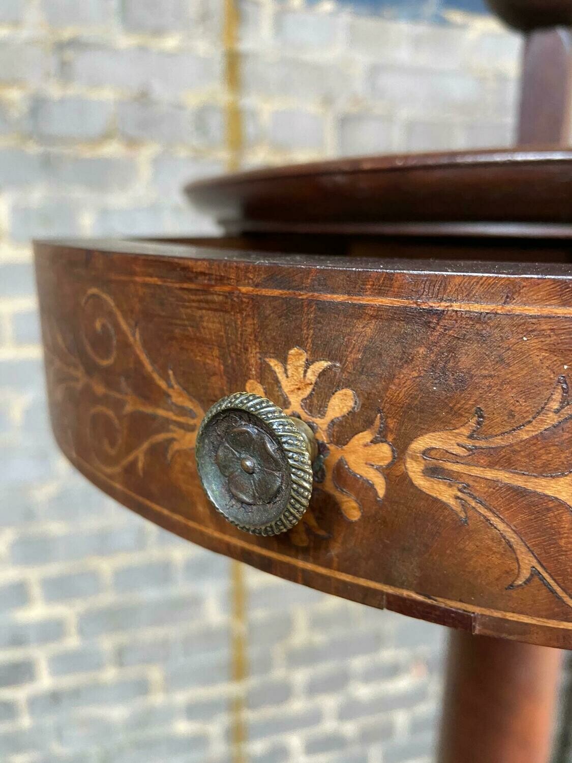 Antique Mahogany Mirror Stand (Shaving Mirror) with one drawer.