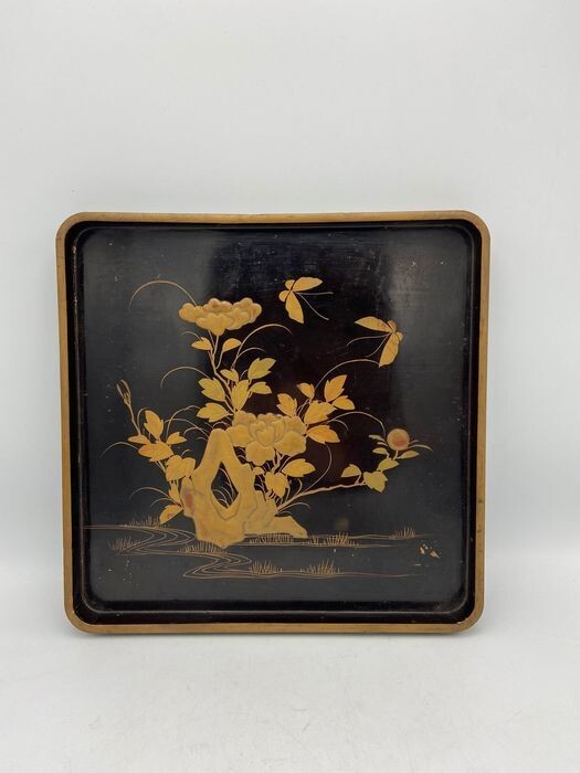 Tray, Maki-e - Lacquered wood - Japan - Meiji period (1868-1912)