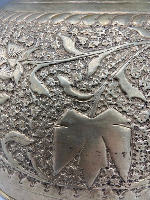 Japanse Verzilverde Sier­schaal op Voet , 1870s