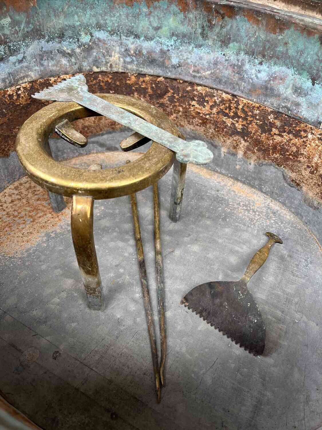 Hibachi - Copper, Wood - Japan - Meiji period (1868-1912)