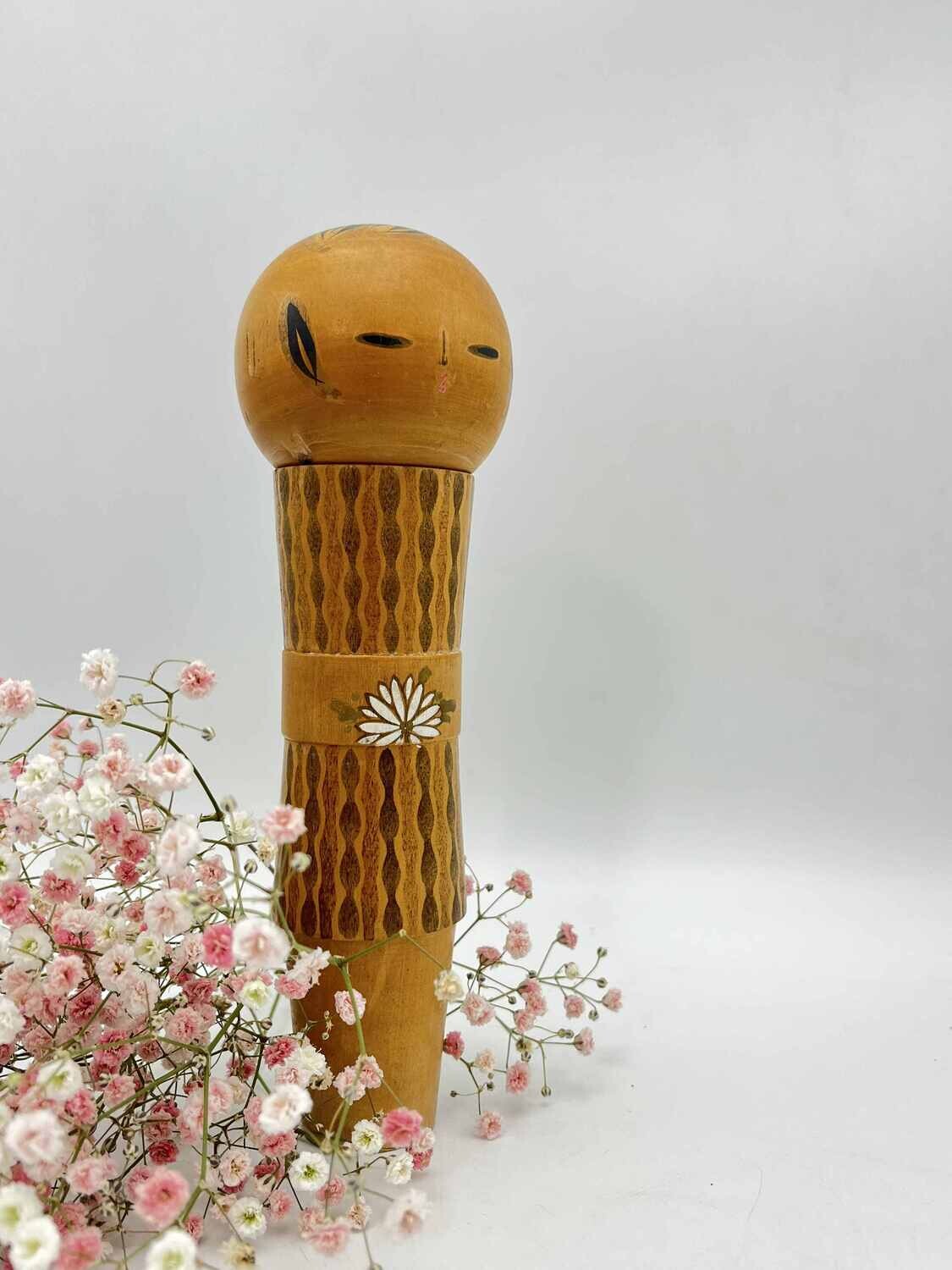 Vintage sosaku kokeshi door Suiho Yajima Vintage sosaku kokeshi door Suiho Yajima