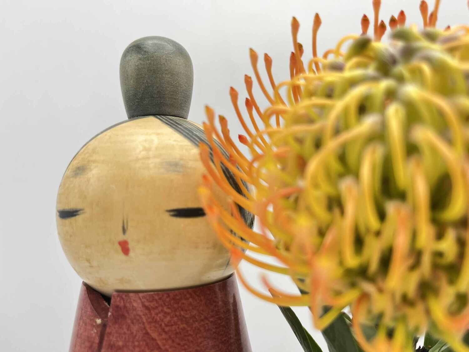 Vintage sosaku kokeshi door Ryazu Tsujita