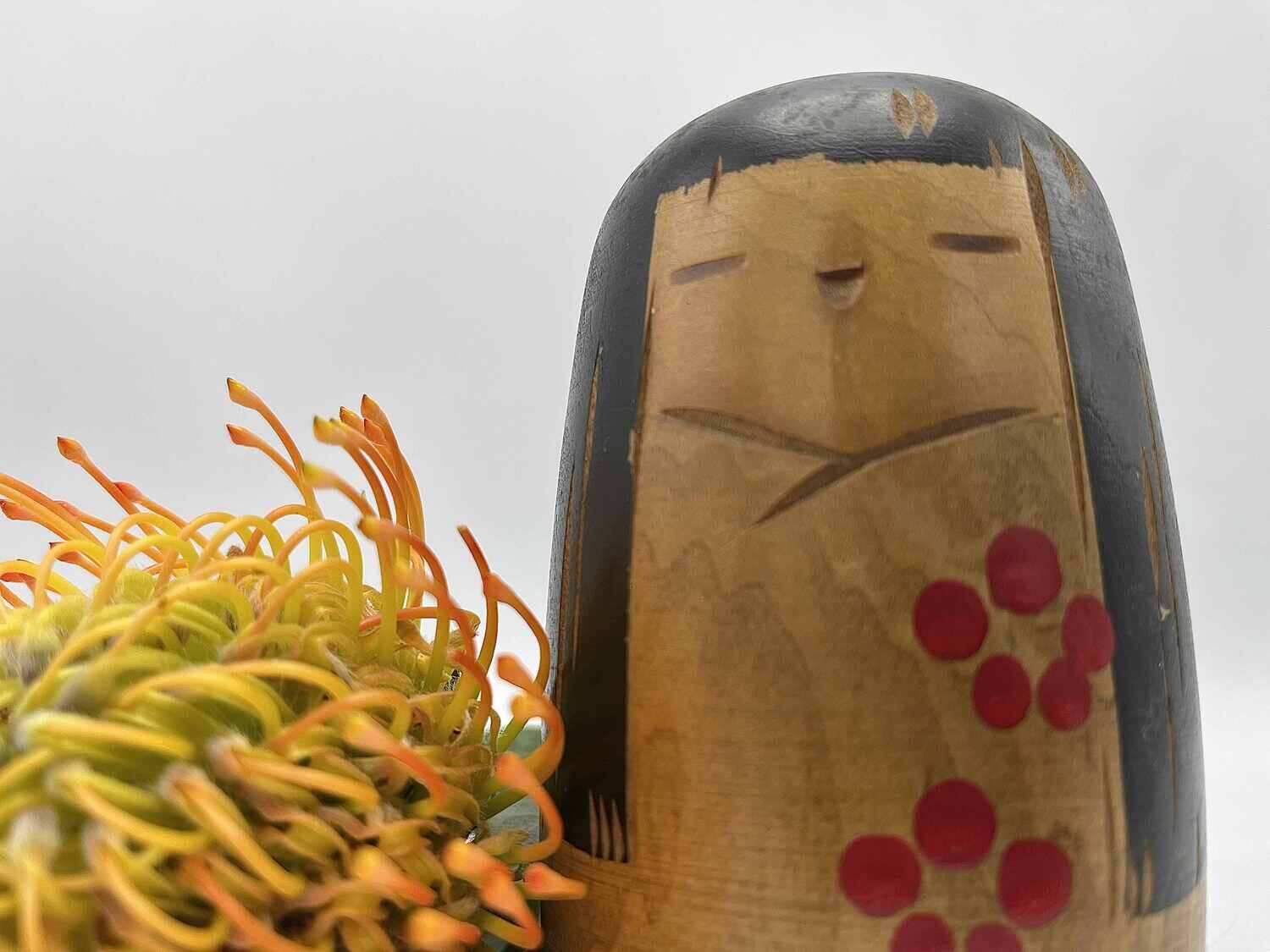 Vintage sosaku kokeshi door Sanpei Yamanaka