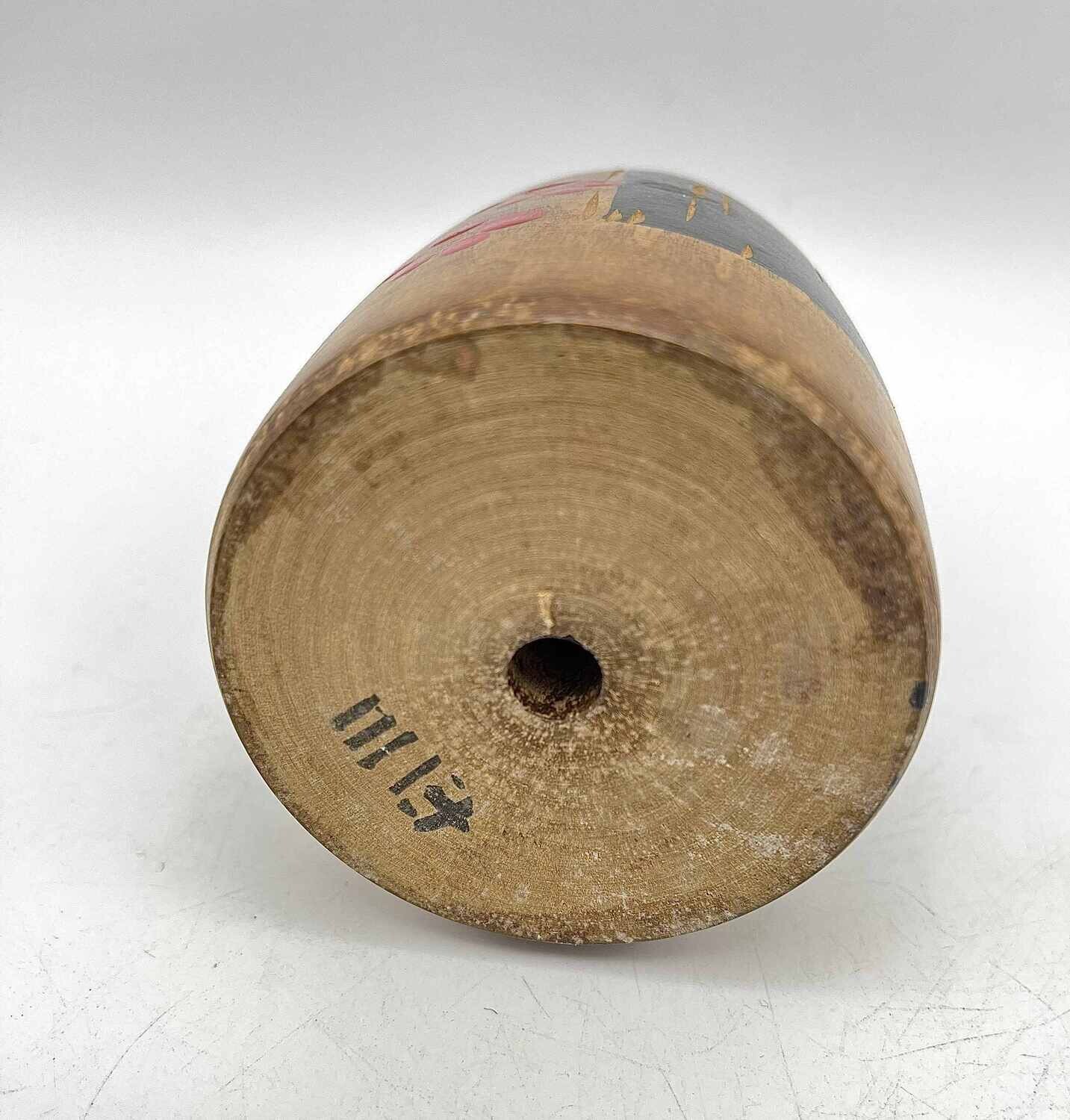 Vintage sosaku kokeshi door Sanpei Yamanaka