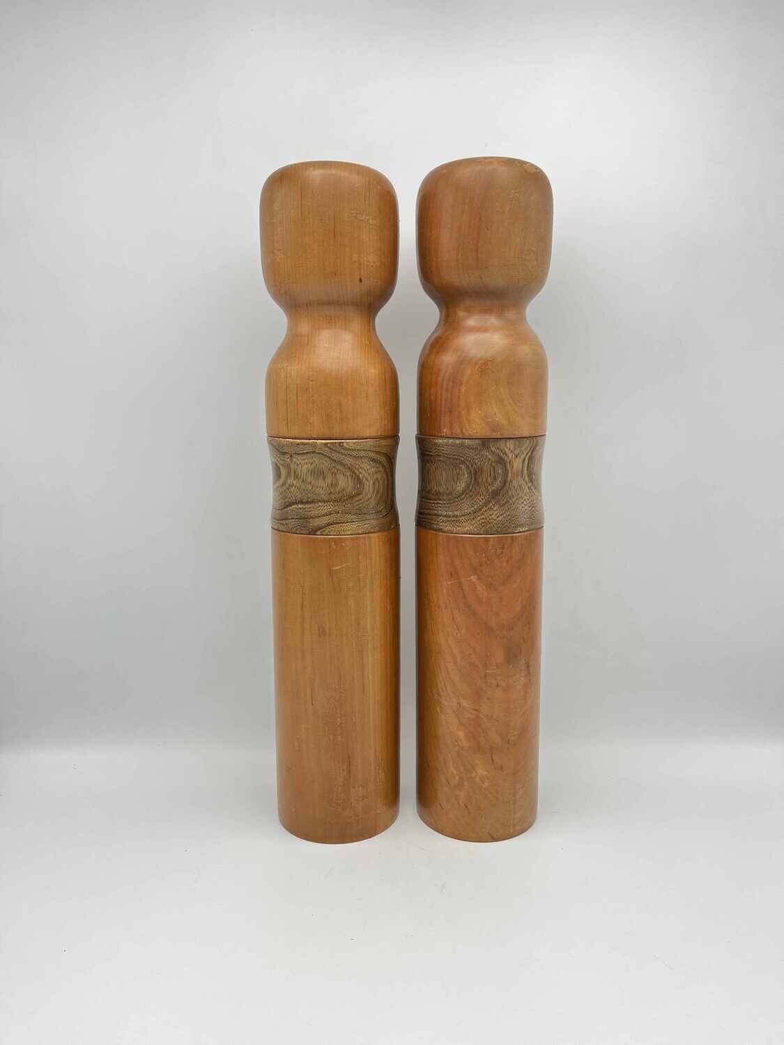 Set of 2 vintage sosaku kokeshi by Kaganuma Masayuki