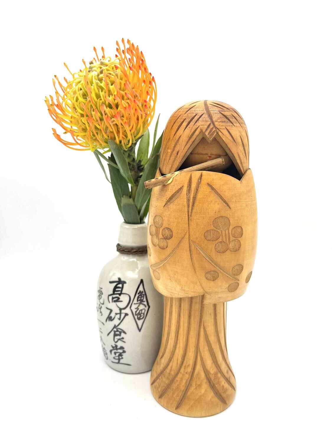 Vintage sosaku kokeshi door Miyashita Hajime