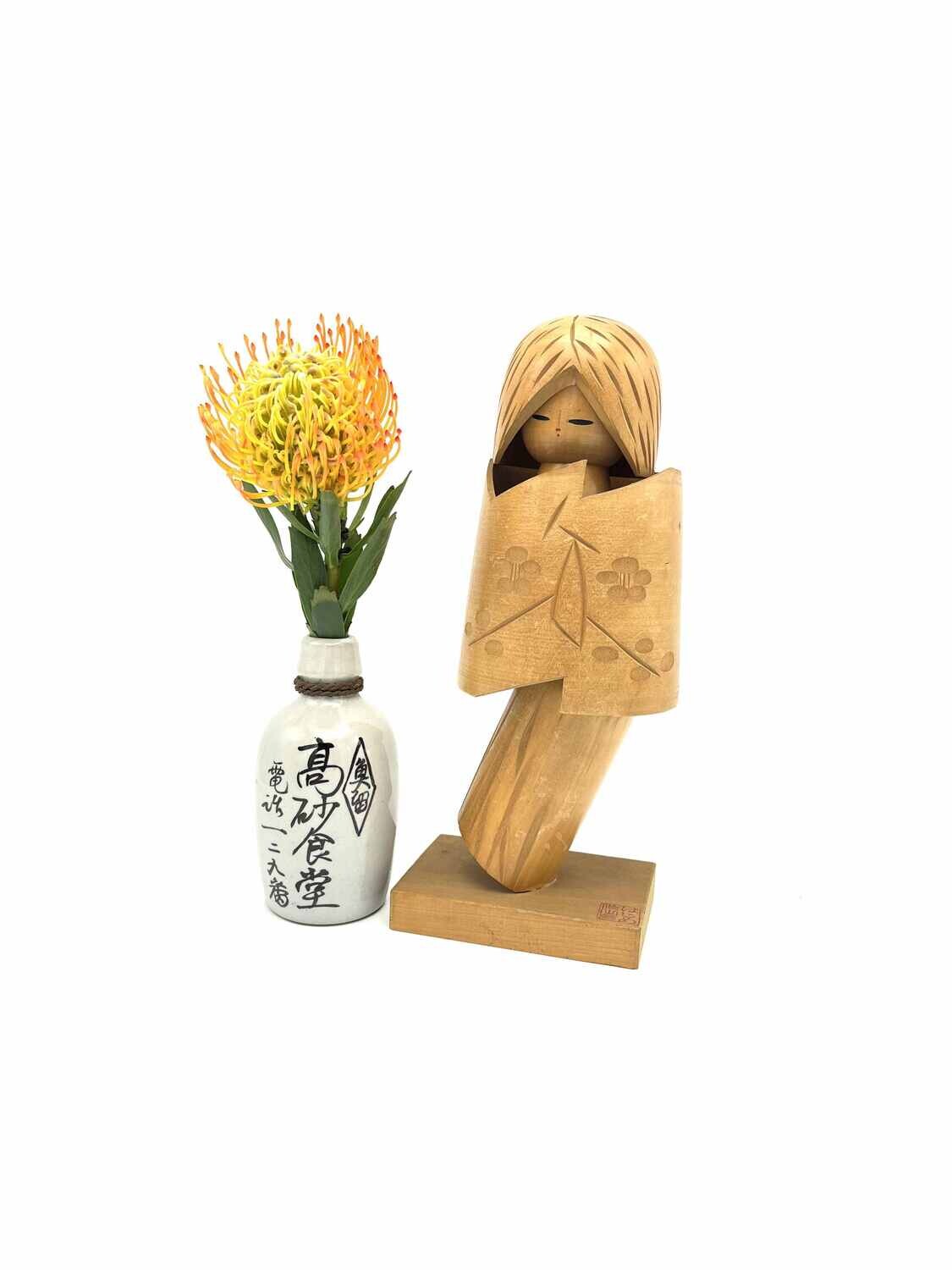 Sosaku kokeshi door Miyashita Hajime Sosaku kokeshi door Miyashita Hajime