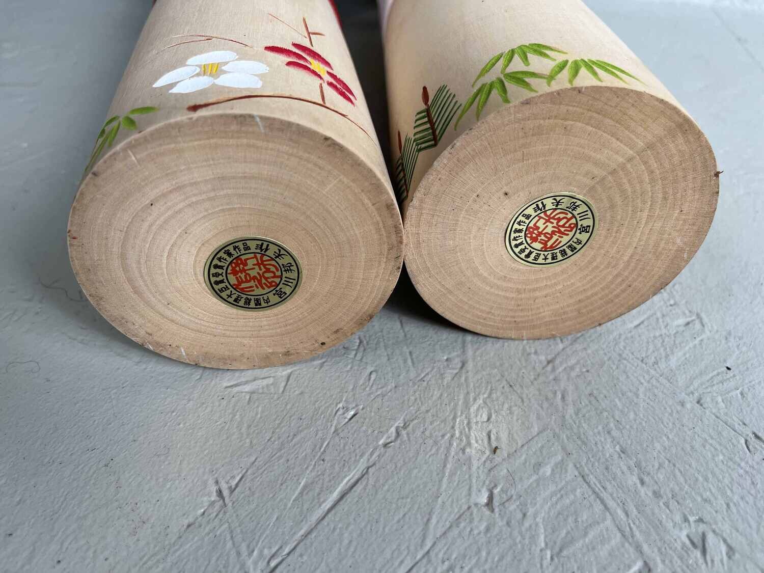 set van 2 sosaku kokeshi door Miyagawa Kunio met de doos set van 2 sosaku kokeshi door Miyagawa Kunio met de doos