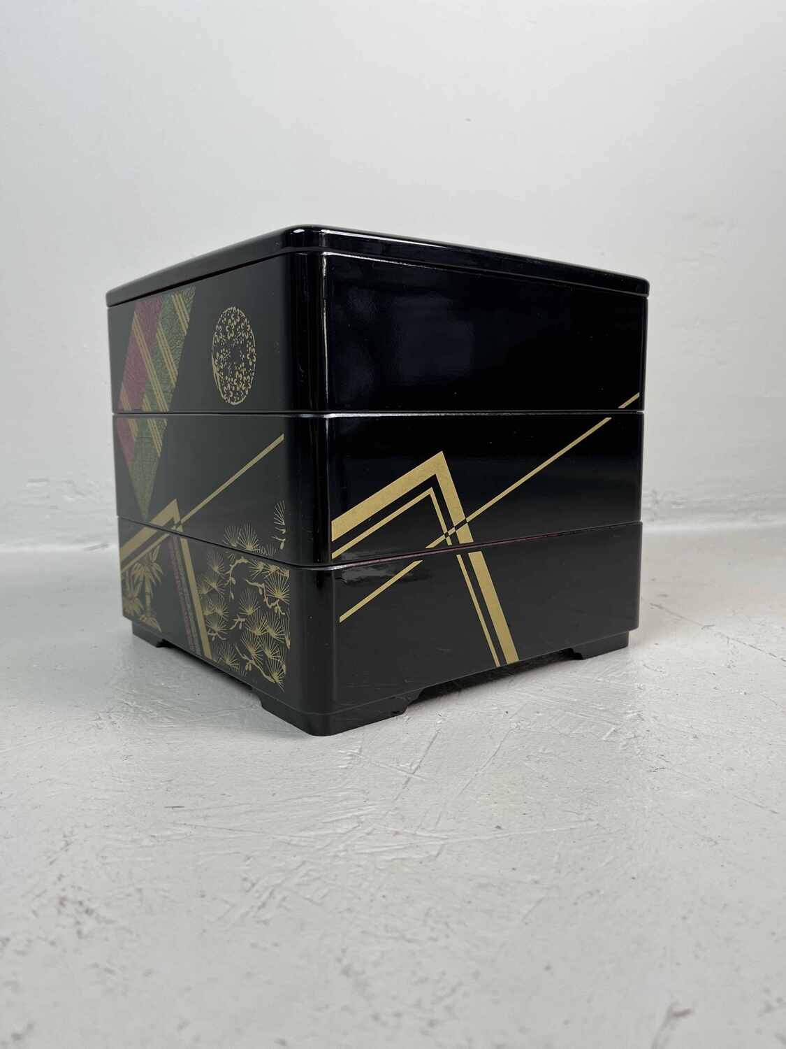 Beautifully decorated Jūbako (重箱)