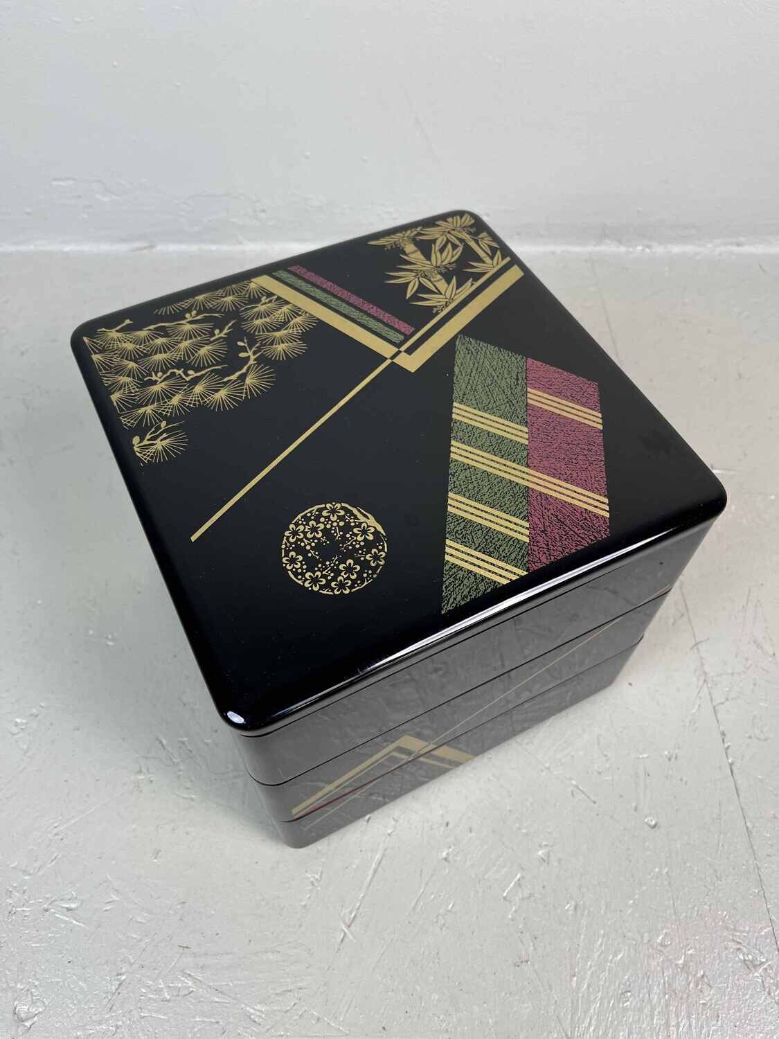 Beautifully decorated Jūbako (重箱)