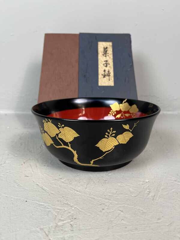 Japanese bowl with floral design