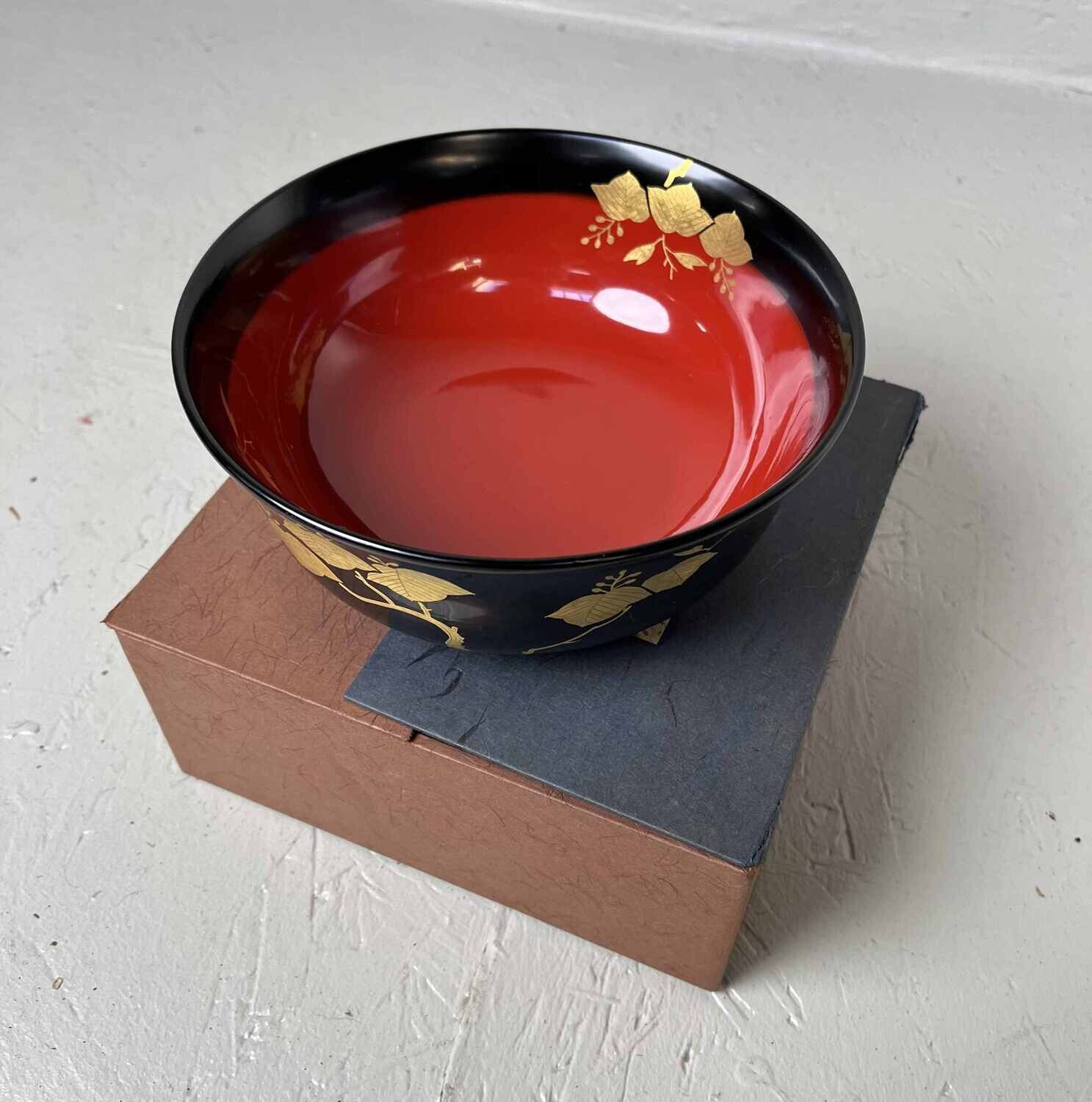 Japanse Lakwerk Kom, Kashibachi — Maki-e, 1970s