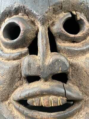 Primitive African woodcarving