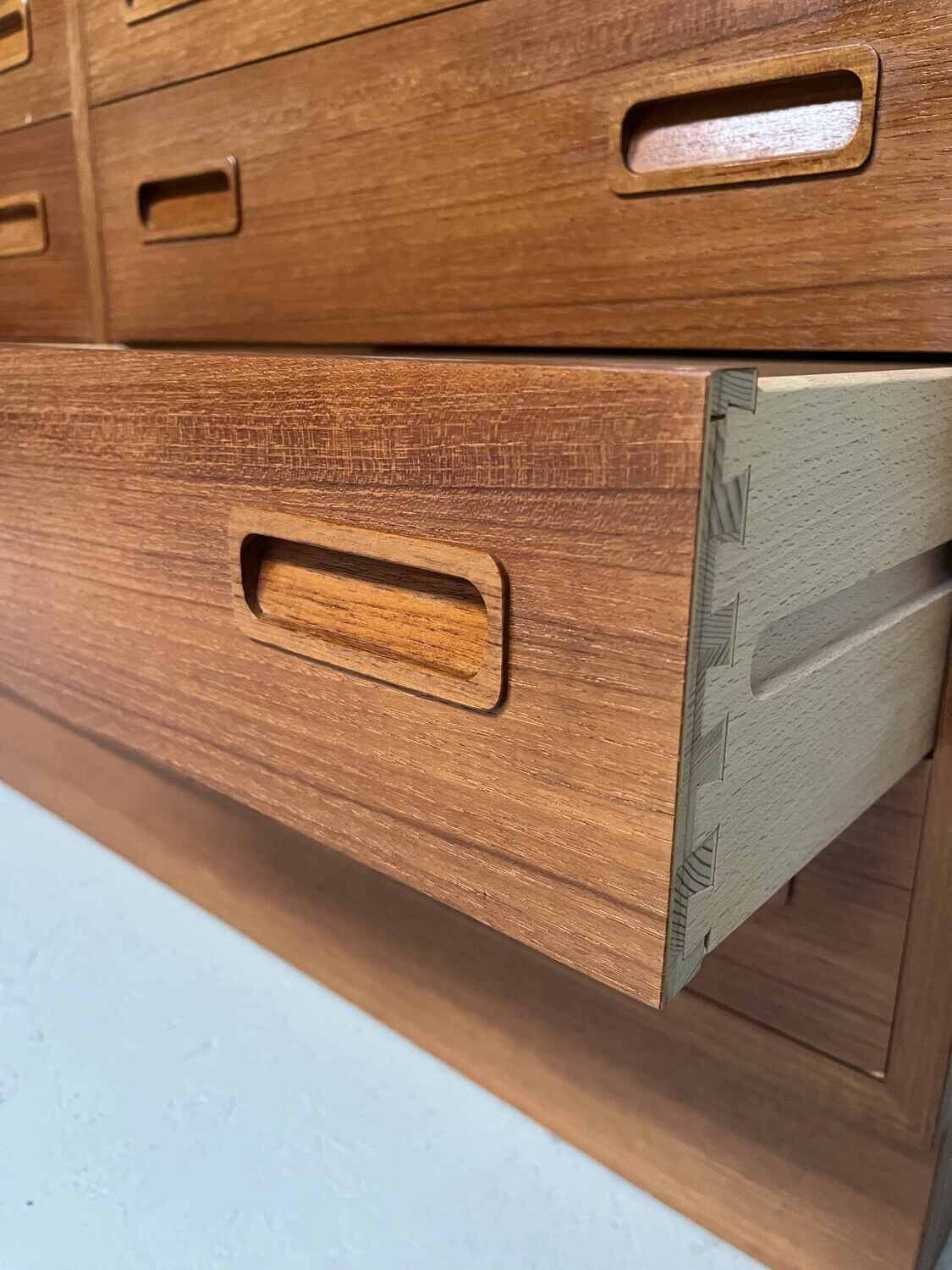 Mid Century Wandkast Jun Omann Denmark