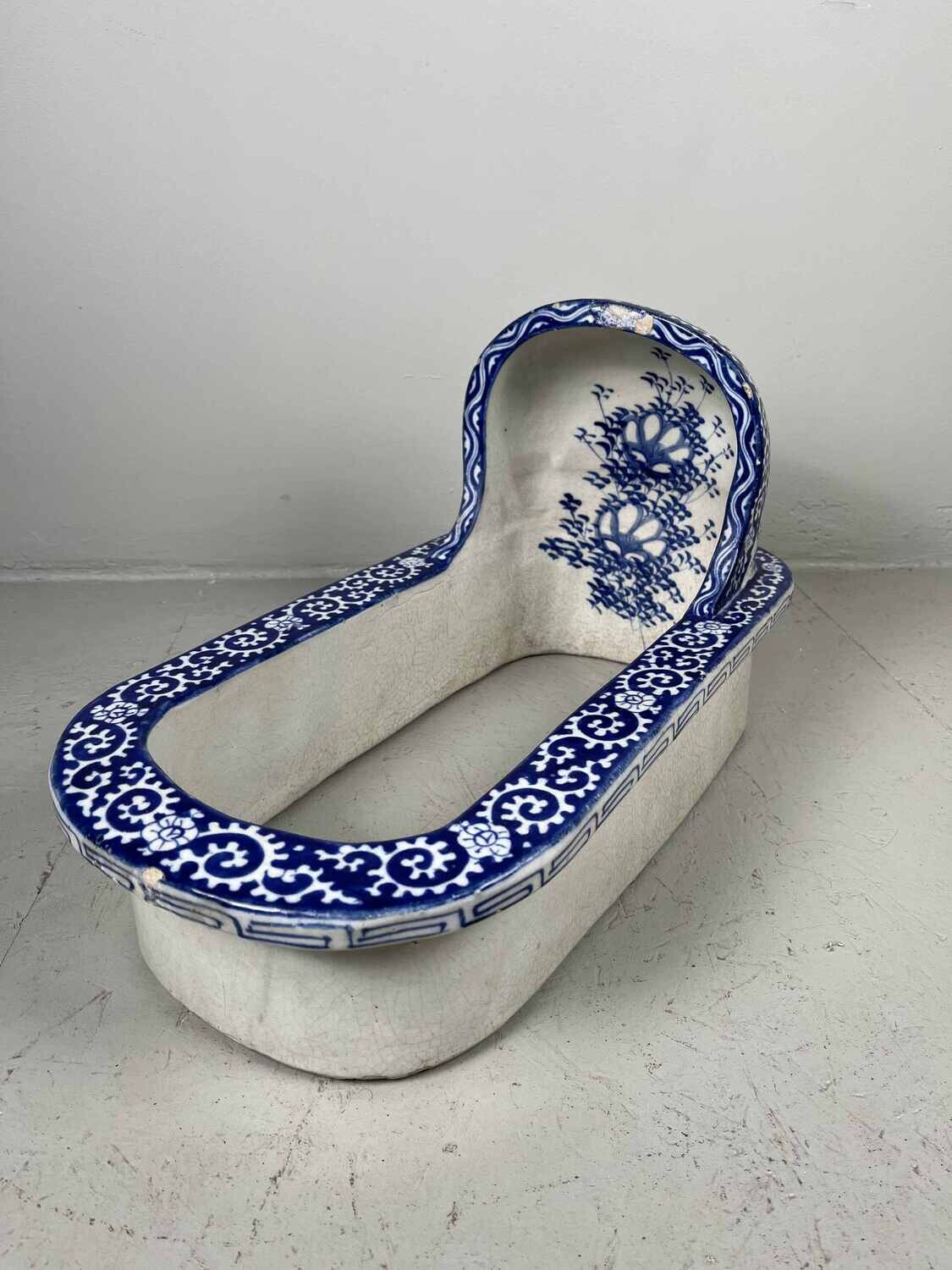 Oval Porcelain Benki Japan - Meiji period (1868-1912)