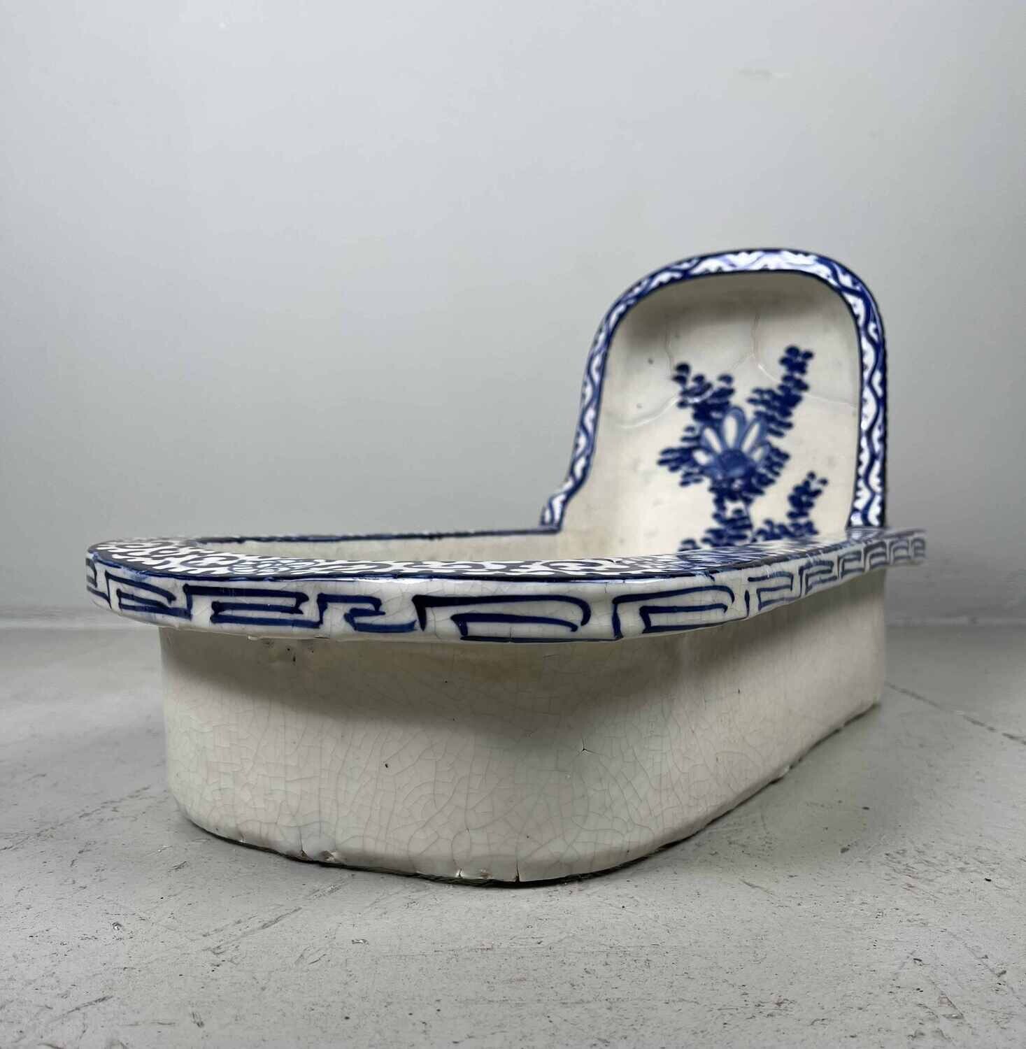 Oval Porcelain Benki Japan - Meiji period (1868-1912)