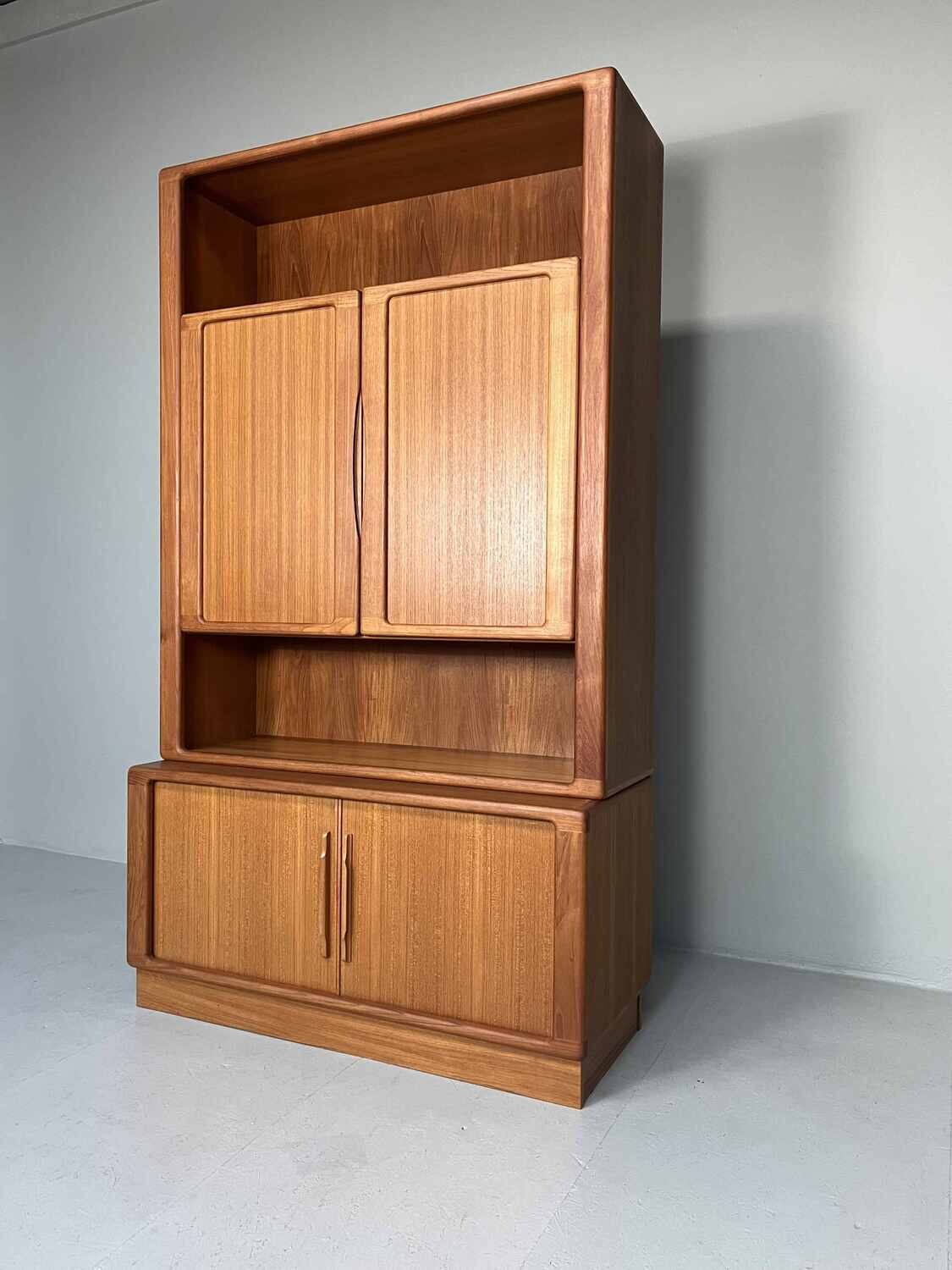 Mid-century display cabinet Dyrlund Denmark