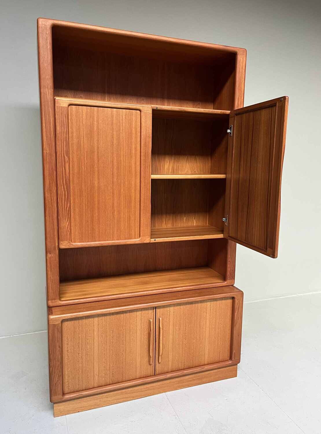 Mid-century display cabinet Dyrlund Denmark