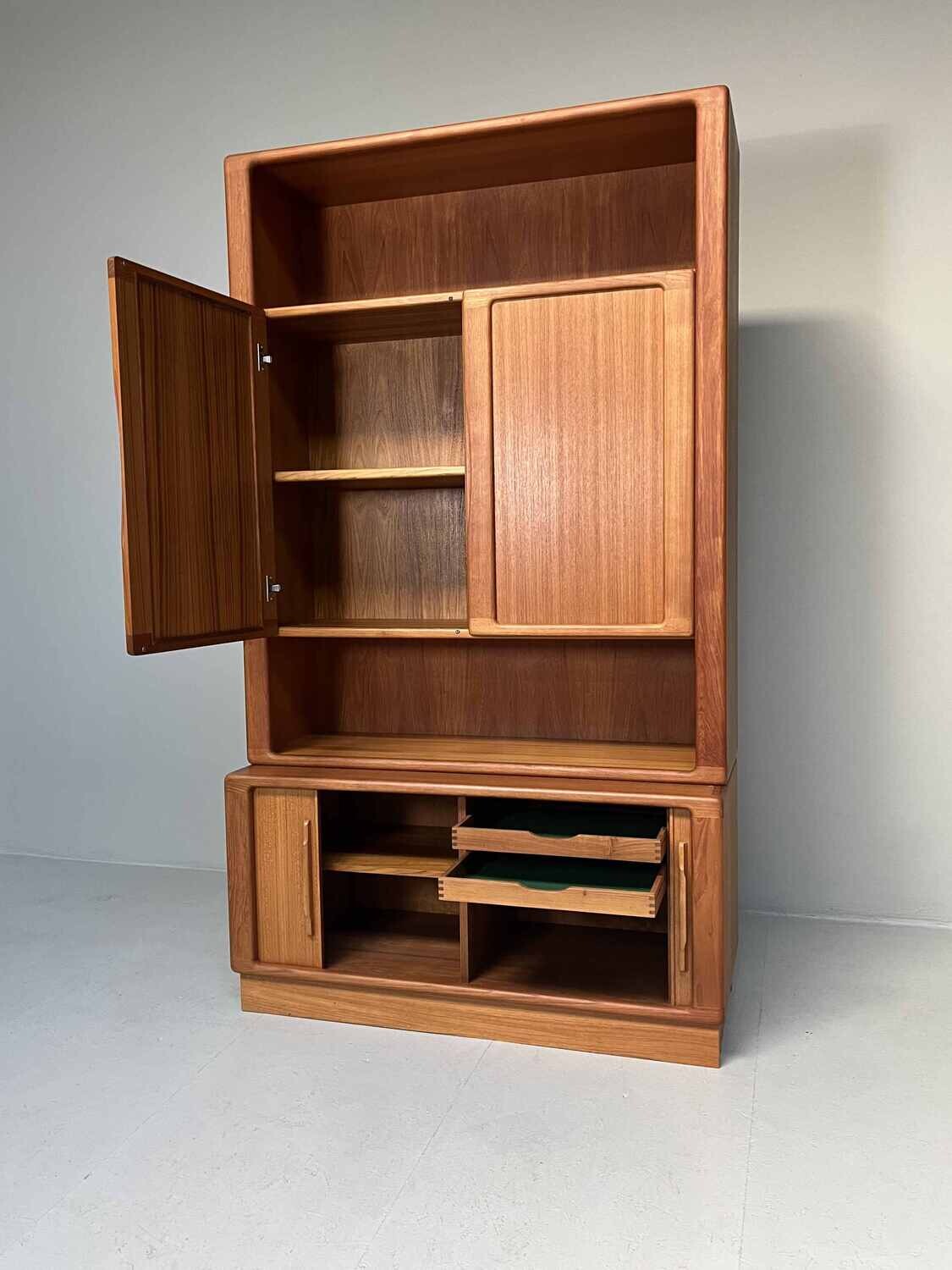 Mid-century display cabinet Dyrlund Denmark