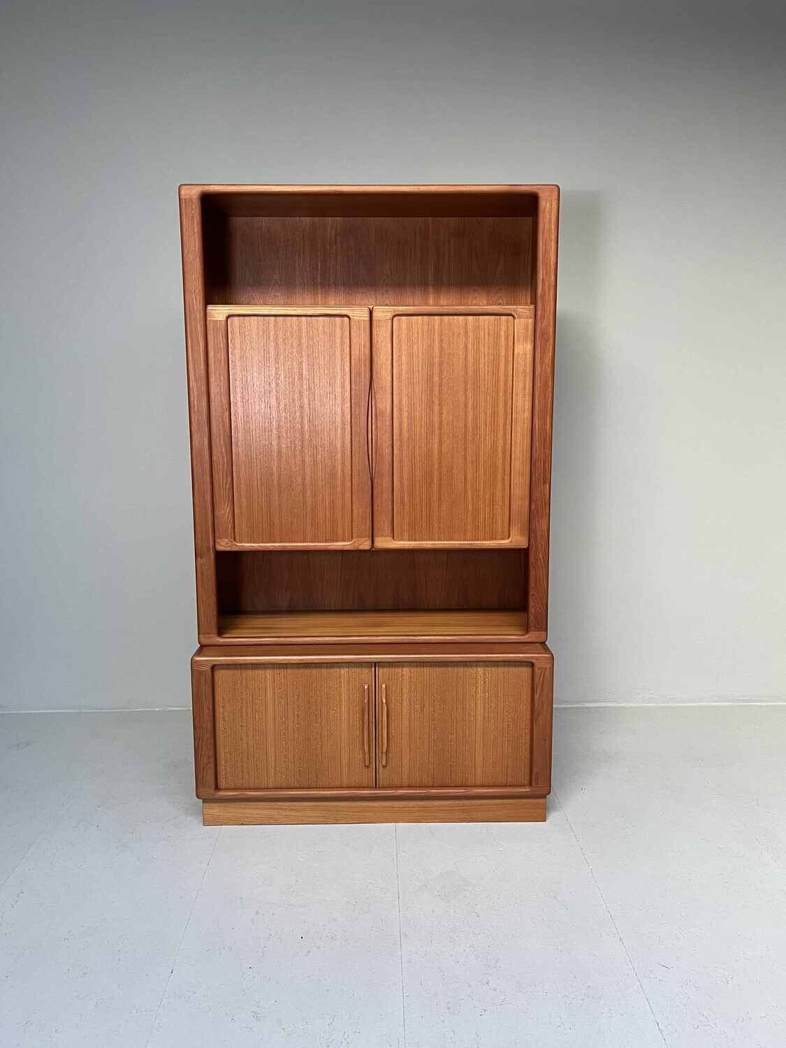 Mid-century display cabinet Dyrlund Denmark