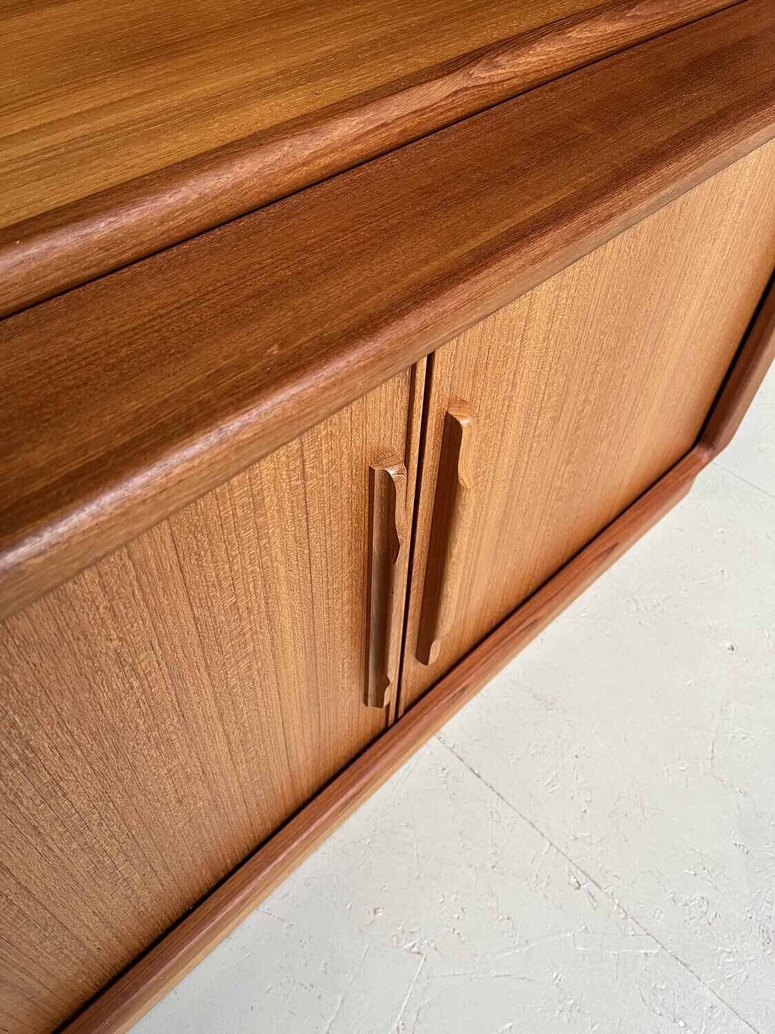 Mid-century display cabinet Dyrlund Denmark