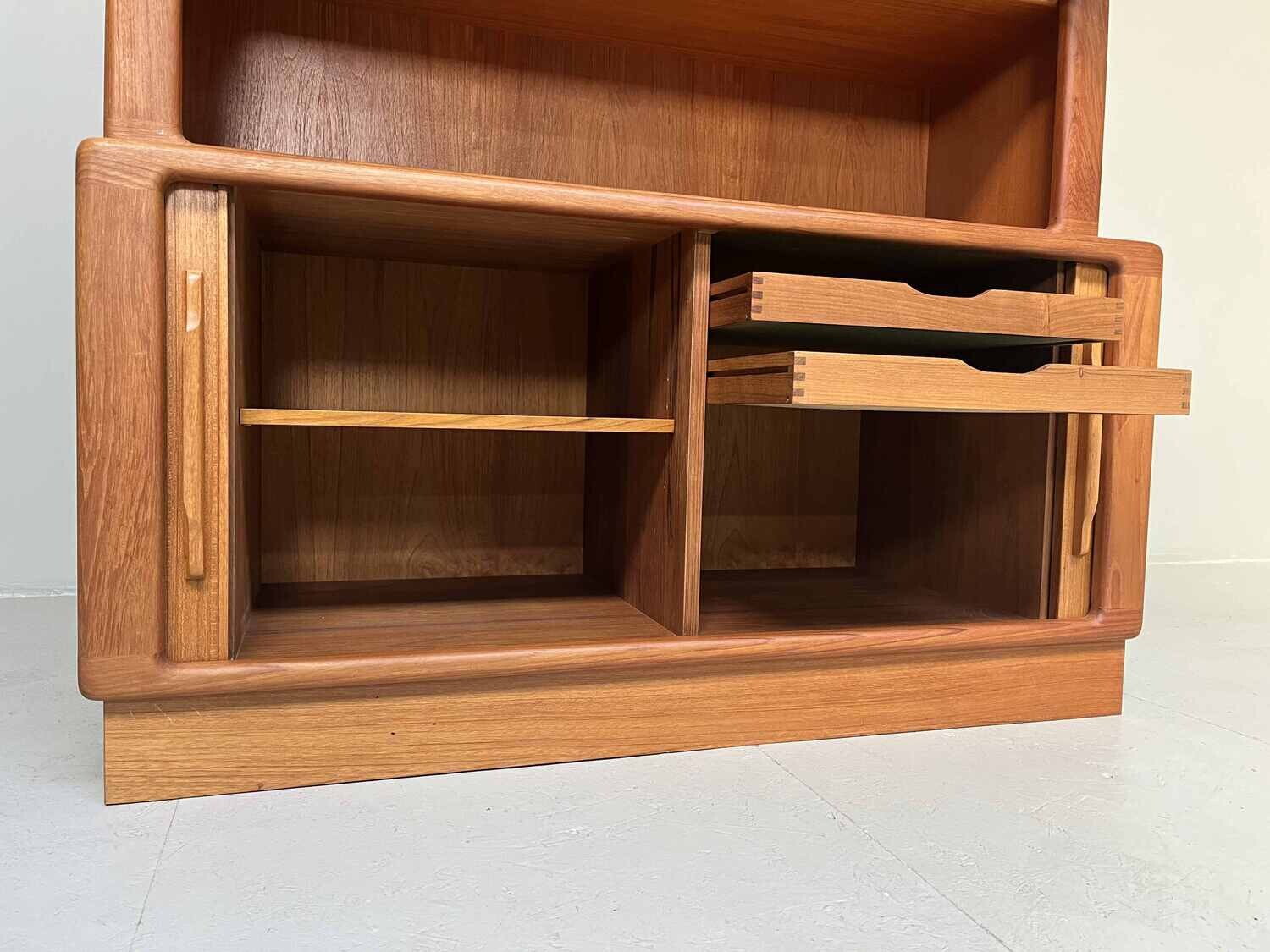 Mid-century display cabinet Dyrlund Denmark