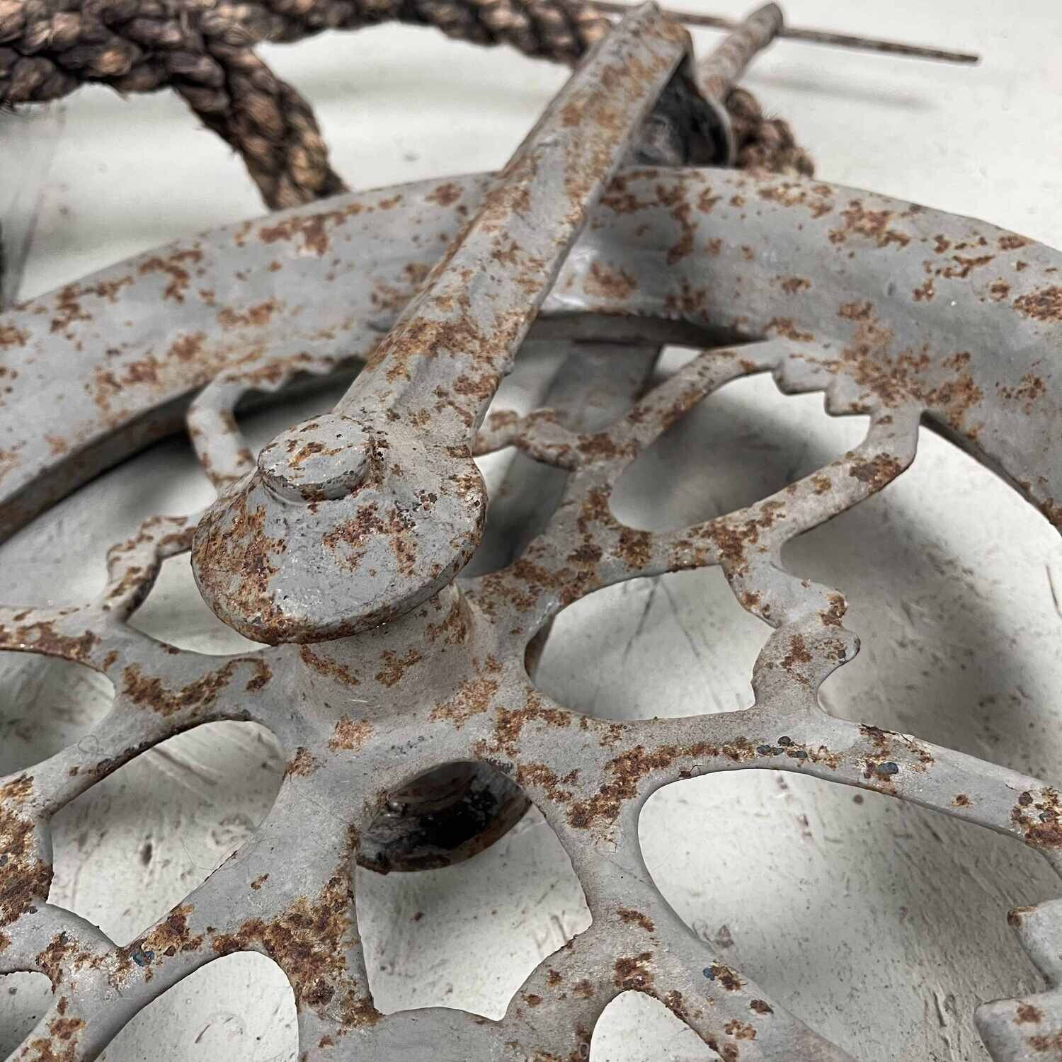 Metalen Antieke Katrol met Touw, Japan, 1890