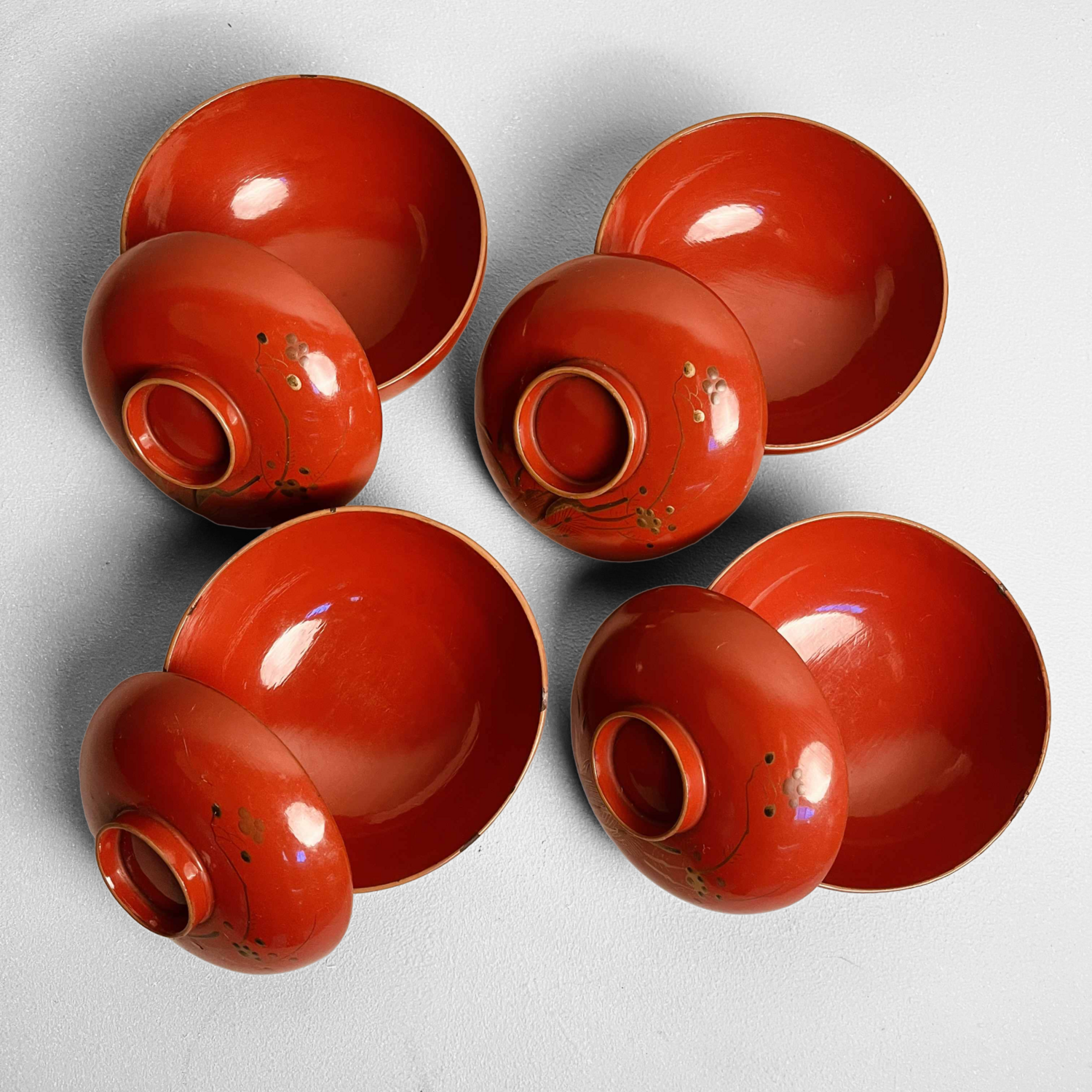 Urushi Maki-e Set van 4 Rijstkommen Japan (1912-1926)