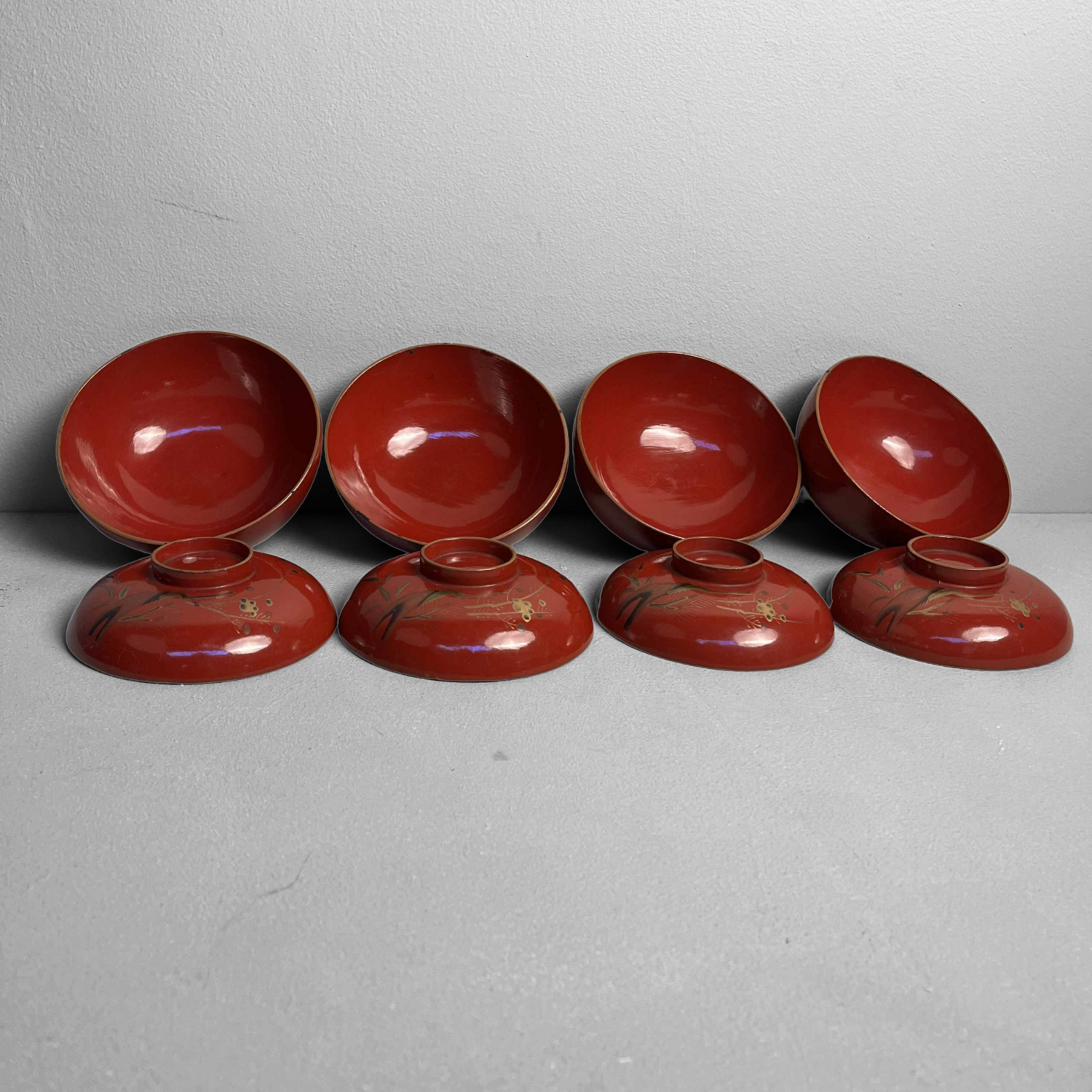Urushi Maki-e Set van 4 Rijstkommen Japan (1912-1926)