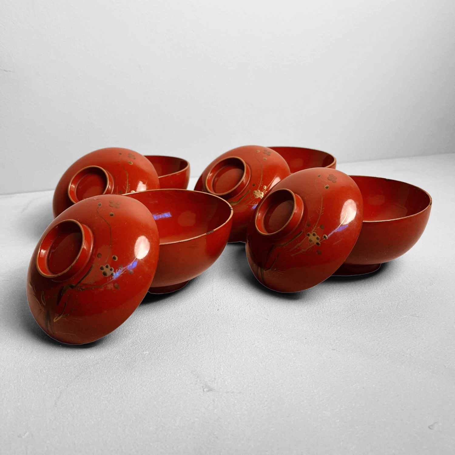 Urushi Maki-e Set van 4 Rijstkommen Japan (1912-1926)
