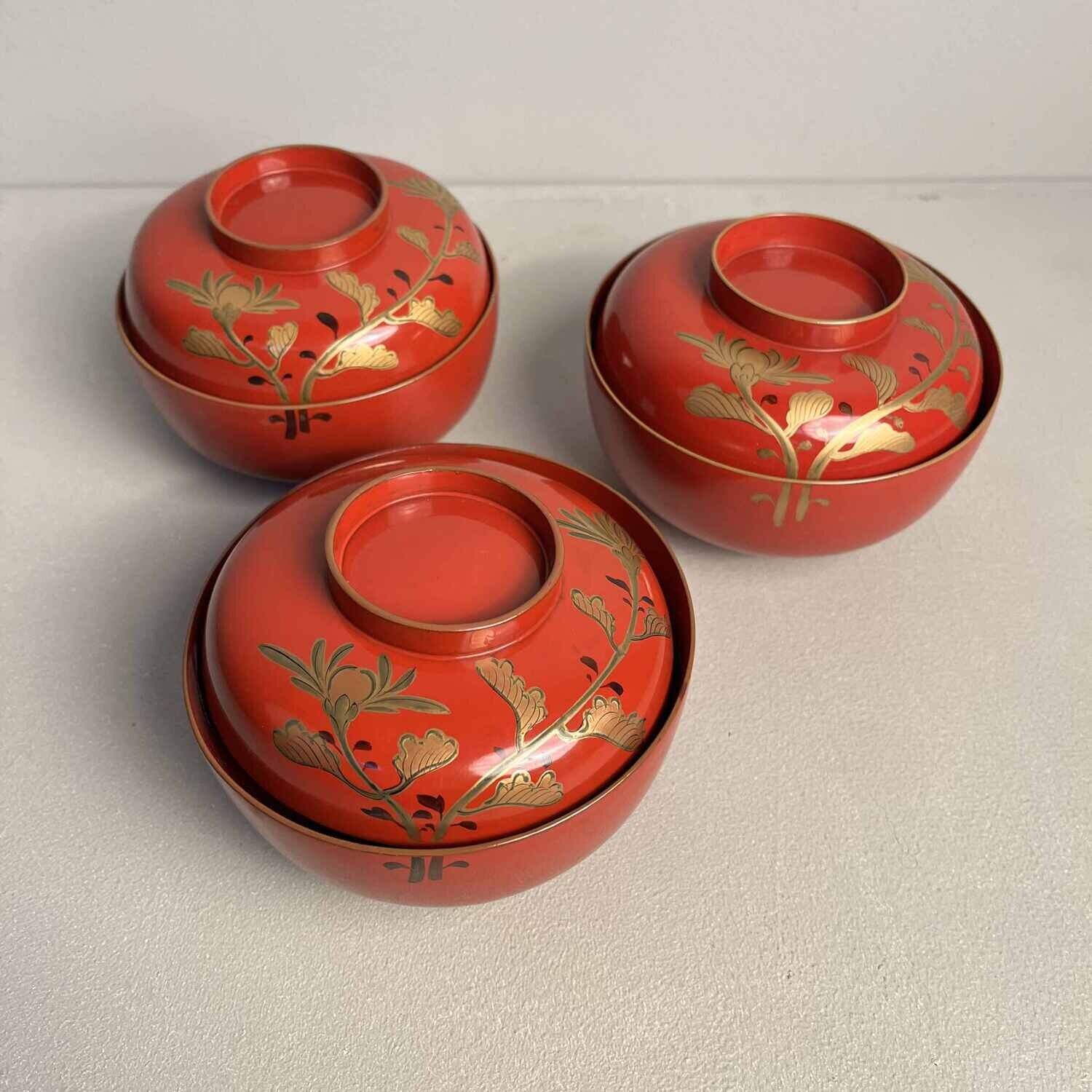 Urushi Maki-e Set van 3 Rijstkommen Japan (1912-1926)